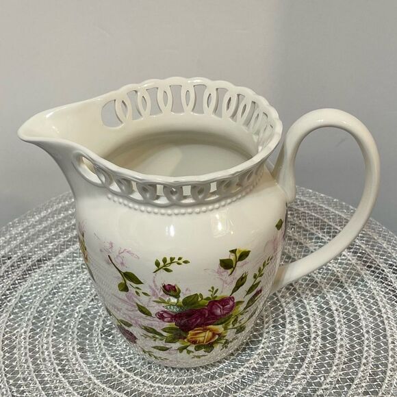 Royal Albert Pierced Pitcher Old Country Roses NWT - Picture 2 of 14